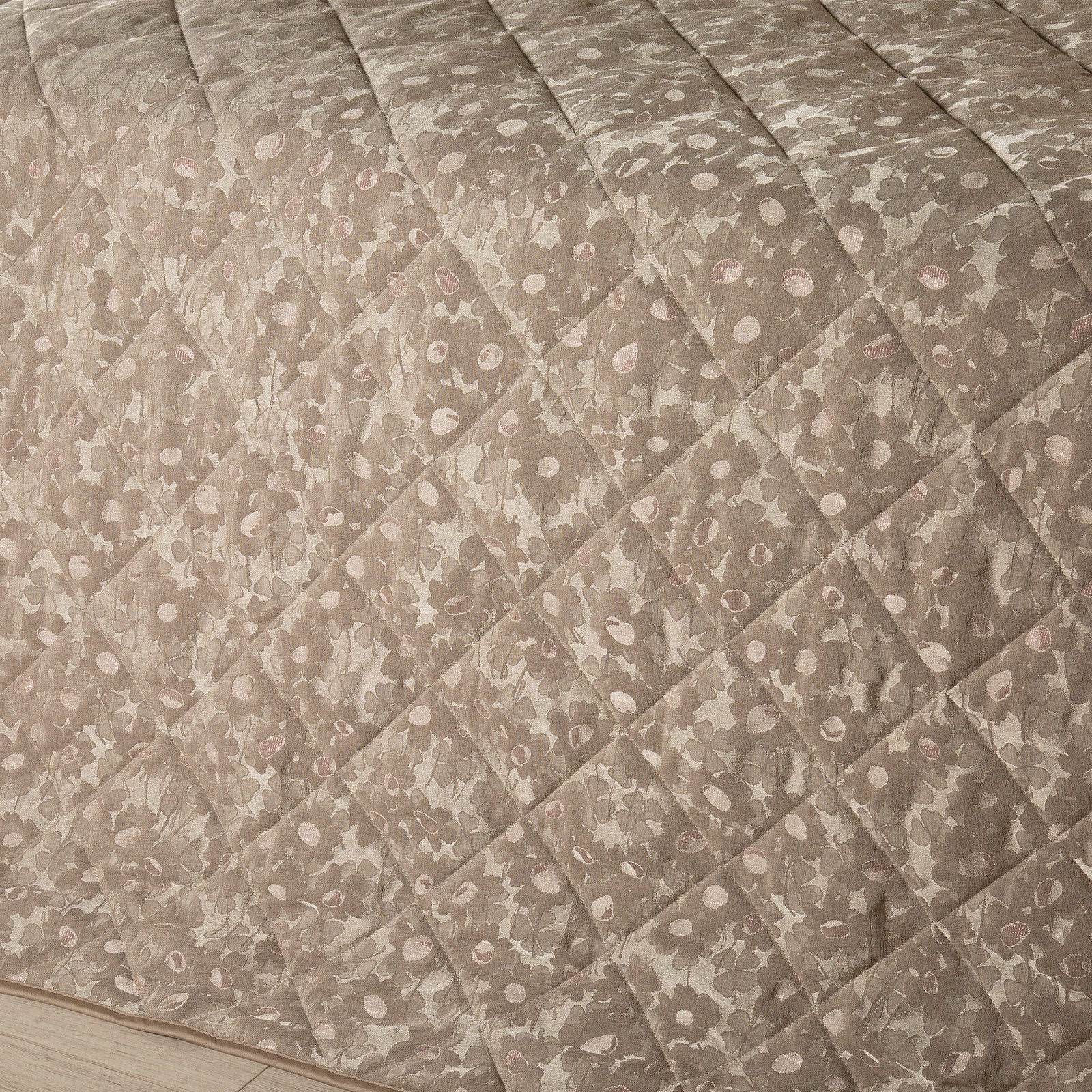Copriletto-trapuntato-Matrimoniale-Tortora-Still-Non Assegnato-Caleffi-Jacquard-Fibra-anallergica