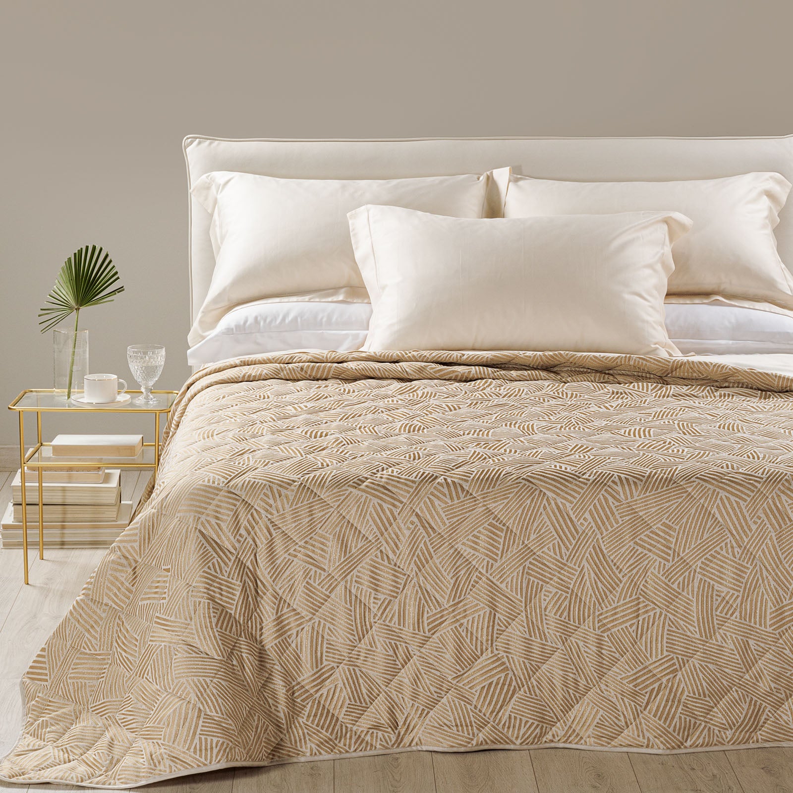 Copriletto-trapuntato-Matrimoniale-Oro-Silver-Non Assegnato-Caleffi-Jacquard-Fibra-anallergica