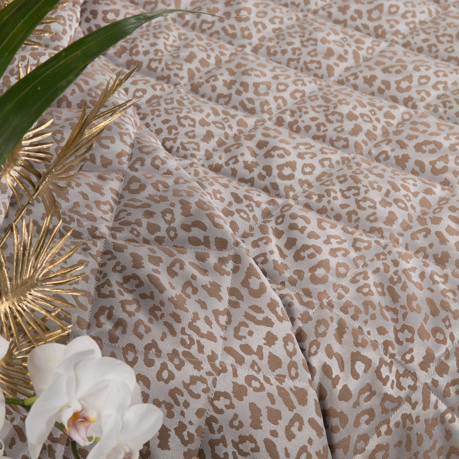Copriletto-trapuntato-Matrimoniale-Ambra-Leopard-Non Assegnato-Caleffi-Jacquard-Fibra-anallergica